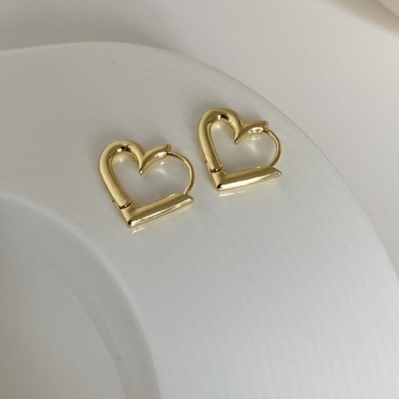 💙Heart Shape Hoops Earrings - Picture 7 of 11